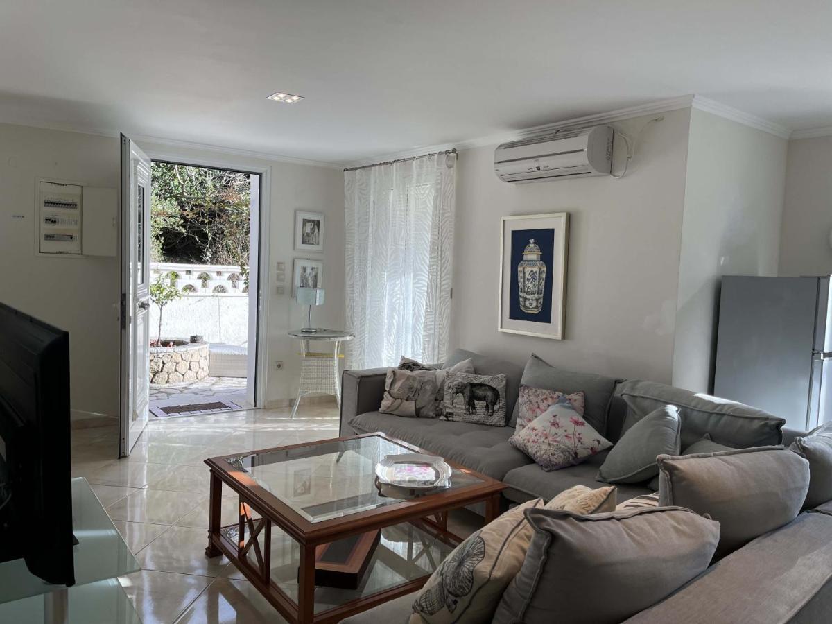 Villa Ampelaki "30 Meters To Beach" パレオカストリッツア エクステリア 写真