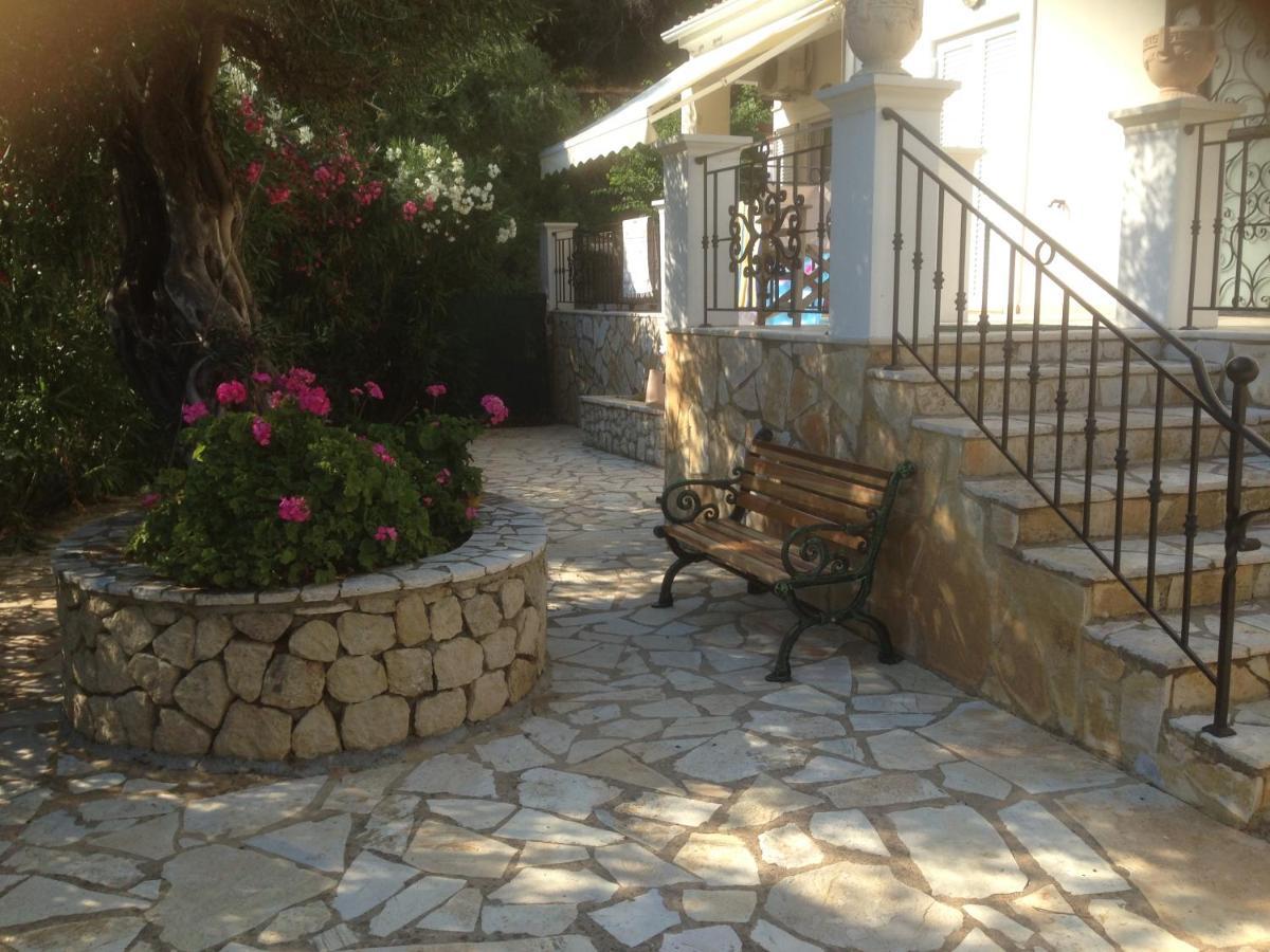 Villa Ampelaki "30 Meters To Beach" パレオカストリッツア エクステリア 写真